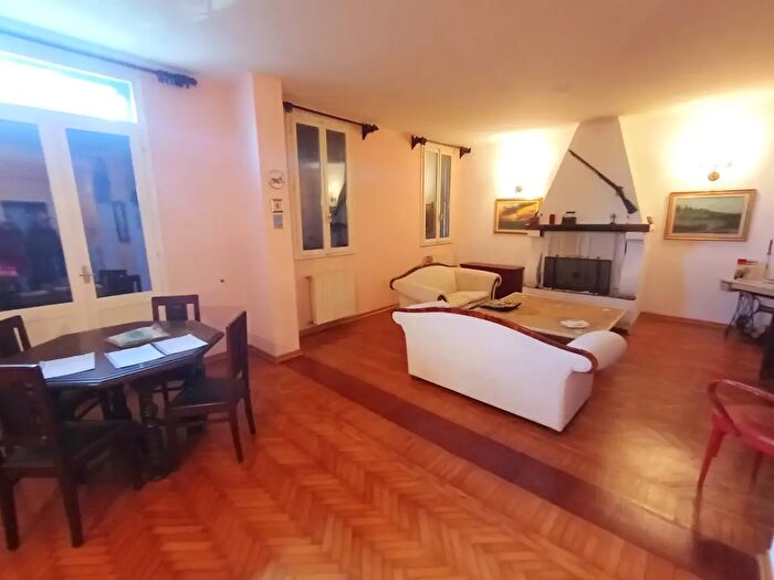 Appartamento con 8 locali in vendita in Cavarzere Via Vittorio Veneto, Cavarzere