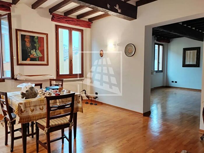 Appartamento trilocale in vendita in Via S Domenico, Reggio Emilia