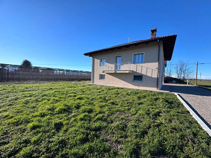 Casa trilocale in affitto in Piazza Luigi Dompè, Centro, Fossano