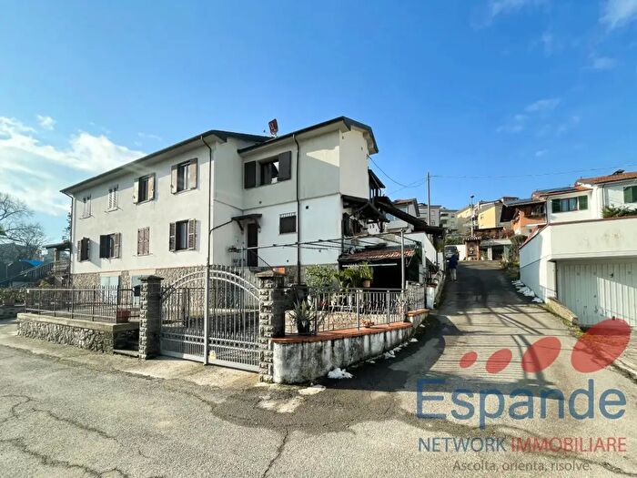Casa con 5 locali in vendita in Via Montebianco, Vergato
