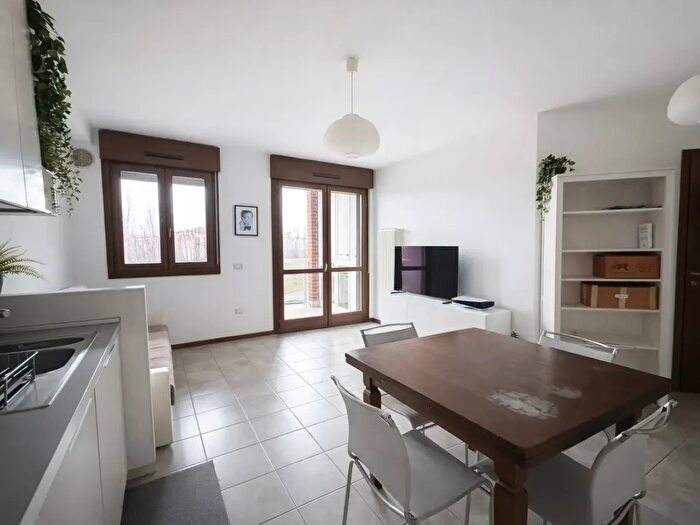 Appartamento trilocale in affitto in Via Mar Ligure, Modena