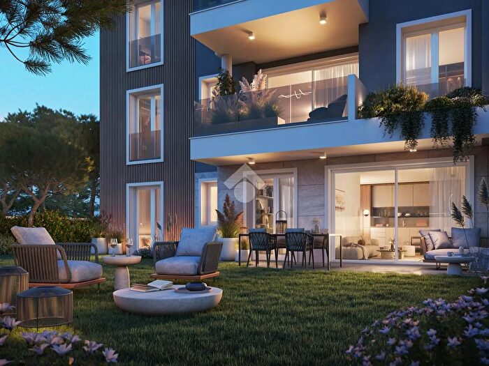 Appartamento quadrilocale in vendita in Via del Correggio, Cervia