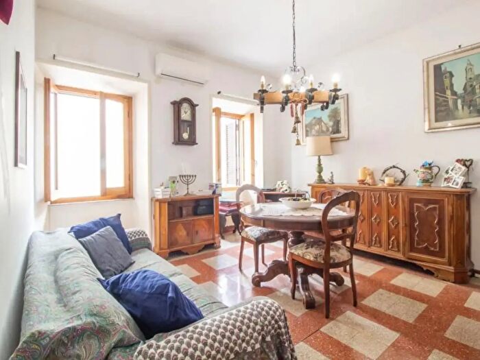 Appartamento trilocale in vendita in Viale Risorgimento, Palombara Sabina