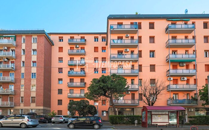 Appartamento trilocale in vendita in Via Pasubio, Bologna