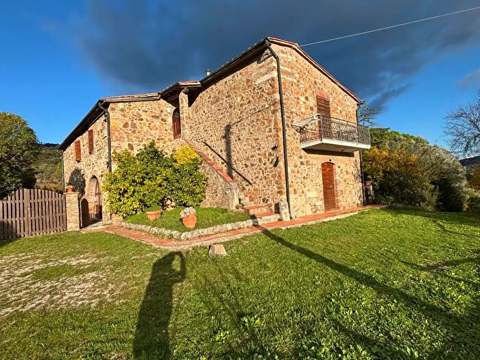 Casa con 5 locali in vendita in Via Massetana, Massa Marittima