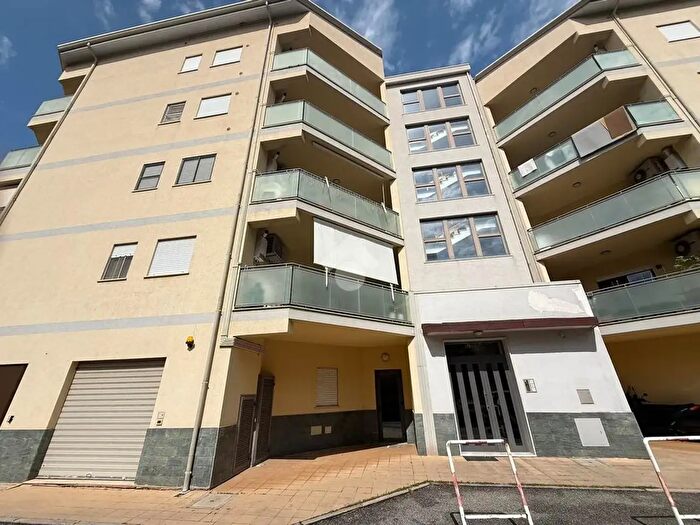 Appartamento trilocale in vendita in Vico Andiloro, Reggio Calabria
