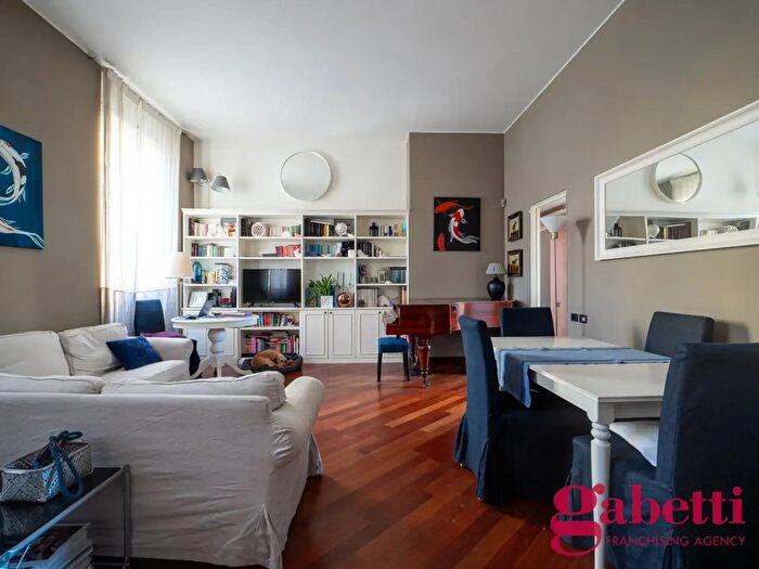 Appartamento trilocale in vendita in Via Gerardo dei Tintori, Monza