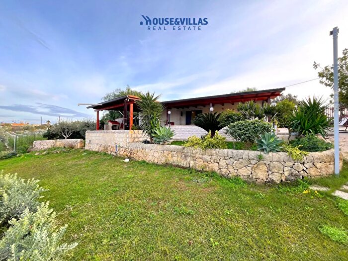 Casa bilocale in vendita in Contrada Eloro, Noto