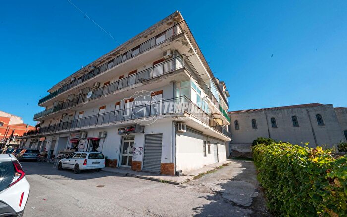 Appartamento quadrilocale in vendita in Via Nazionale, Falcone