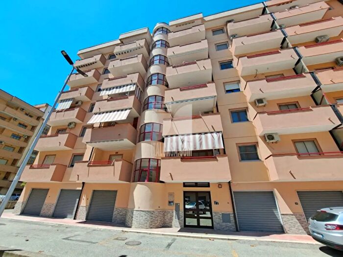 Appartamento quadrilocale in vendita in Via Gaetano Morelli, Crotone
