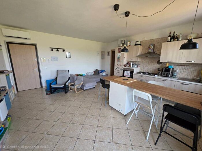 Appartamento trilocale in affitto in Centro, Valeggio sul Mincio