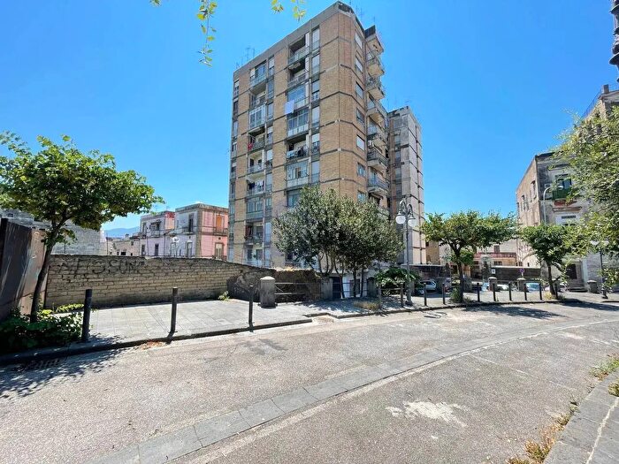 Appartamento bilocale in vendita in Via Murat, Torre Annunziata