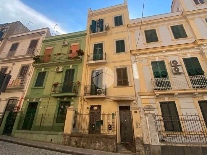 Appartamento bilocale in vendita in Via Sedivola, Torre del Greco
