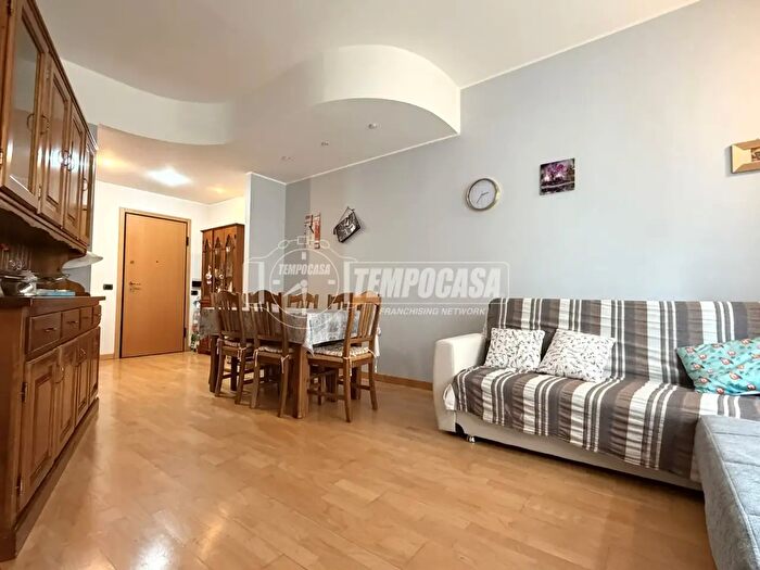 Appartamento trilocale in vendita in Arona