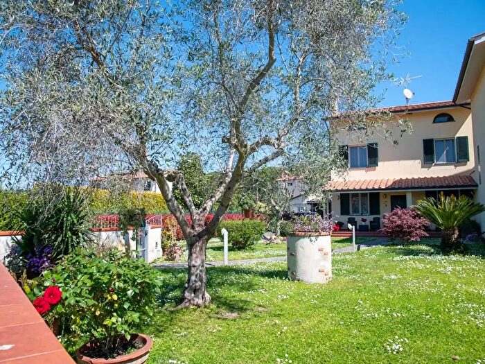 Casa con 6 locali in vendita in San Giuliano Terme