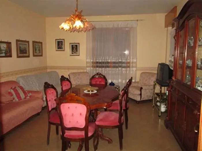 Appartamento con 5 locali in vendita in Via Alcide De Gasperi, Pisoniano