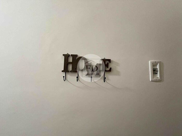 Appartamento trilocale in affitto in Via Venzia, Loano