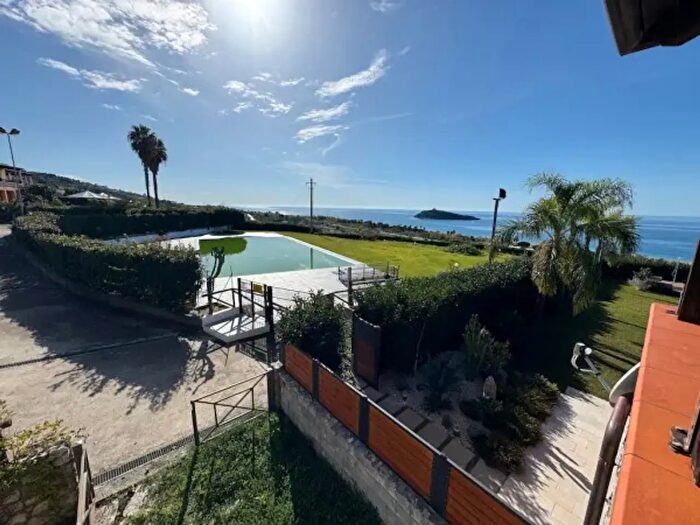 Casa quadrilocale in vendita in Via Tredoliche, Diamante