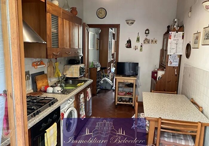 Appartamento con 5 locali in vendita in Via Gaspare Spontini, Firenze