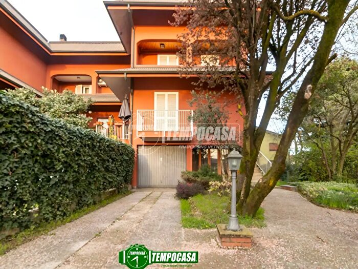 Casa con 5 locali in vendita in Via Don Spada, Cambiago