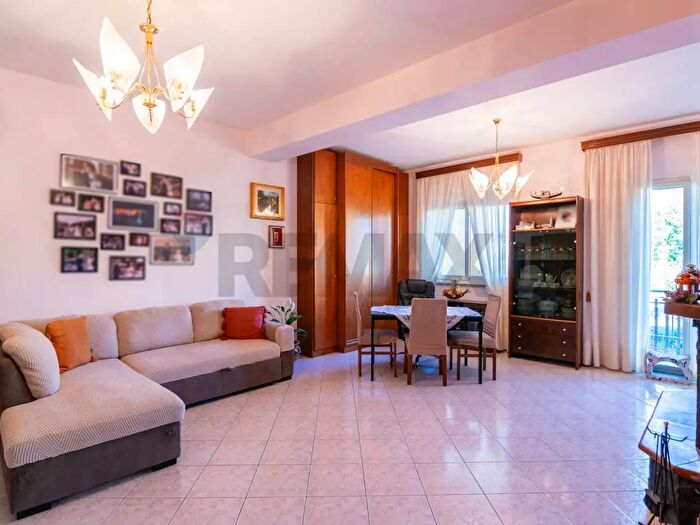 Casa con 6 locali in vendita in Via Francesco Messina, Linguaglossa