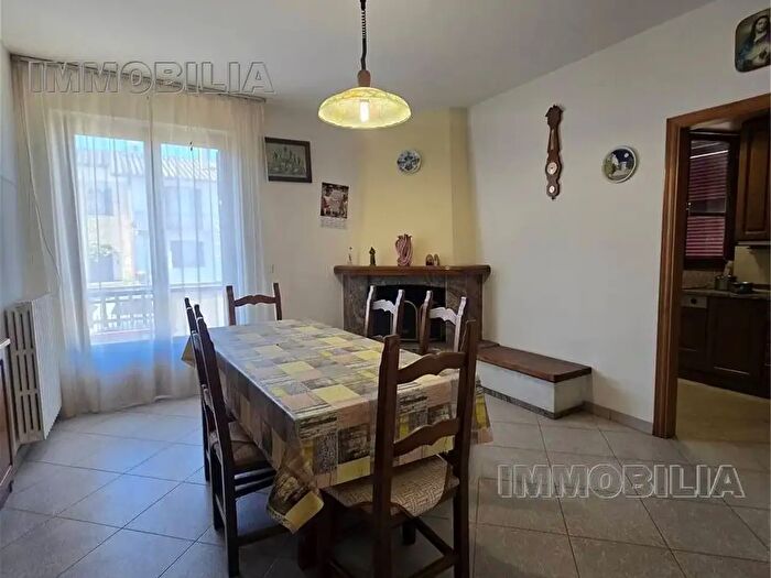 Casa con 6 locali in vendita in Citerna