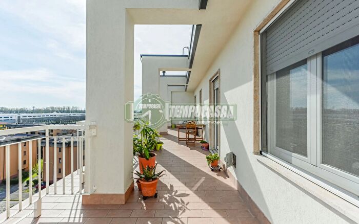 Appartamento con 5 locali in vendita in Via G Verdi, Settala