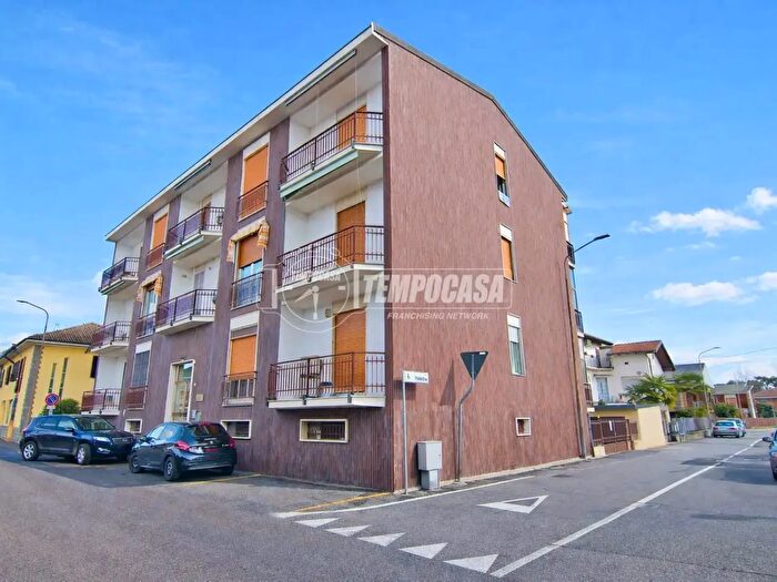 Appartamento trilocale in vendita in San Pietro Mosezzo