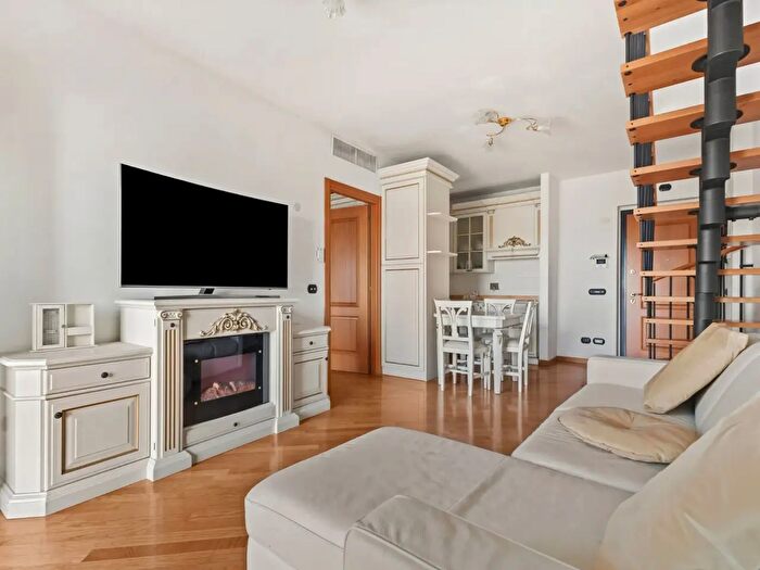 Appartamento trilocale in vendita in Viale Carmelo Bene, Roma