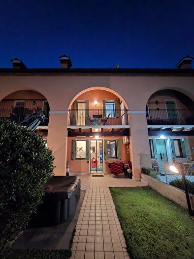 Casa trilocale in vendita in Due Carrare