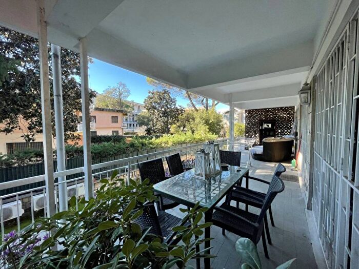 Appartamento trilocale in affitto in Piazzale Benito Juarez, Eur, Roma