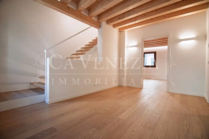 Casa con 5 locali in vendita in Venezia