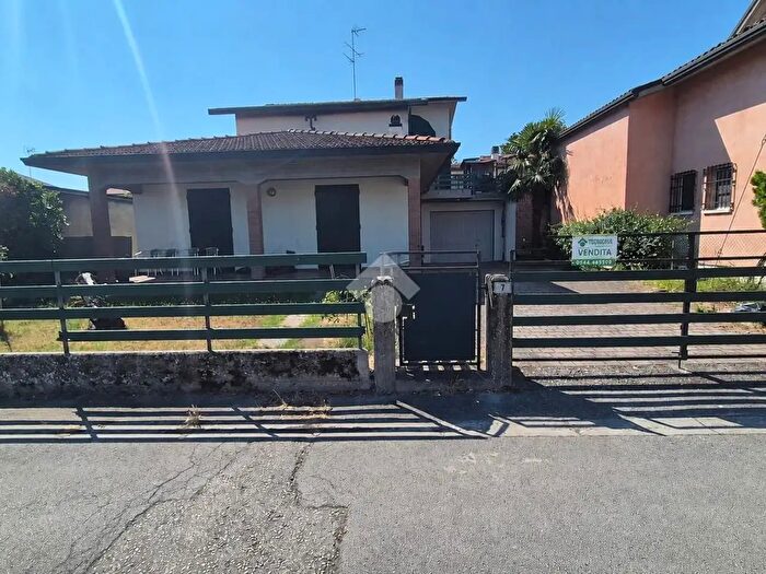 Casa con 8 locali in vendita in Piazza Italia, Ravenna