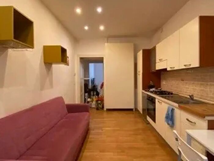 Appartamento bilocale in affitto in Via Buonarroti, Milano