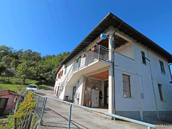 Casa con 12 locali in vendita in Vignabella, Mulazzo