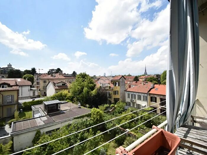 Appartamento trilocale in vendita in Via Caterina Segurana, Torino