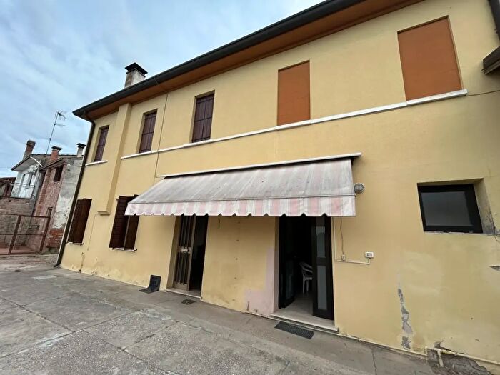Casa con 7 locali in vendita in Via Baldini Destra, Terrazzo