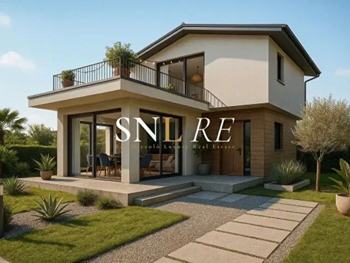 Casa con 6 locali in vendita in Via Michelangelo Buonarroti, Forte Dei Marmi