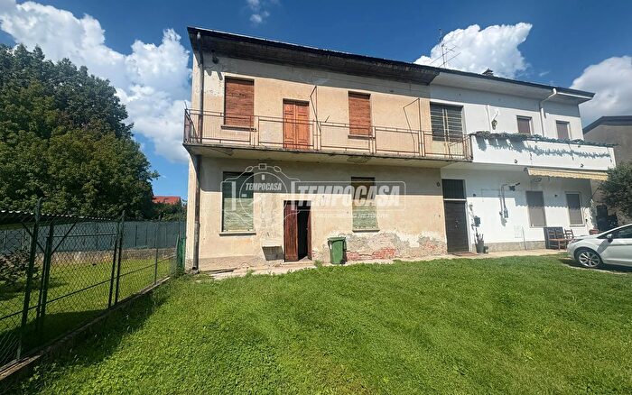 Case in Vendita e in Affitto - 2