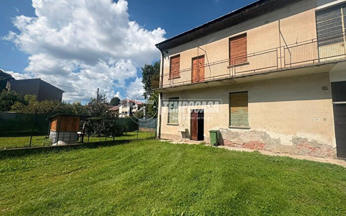 Appartamento trilocale in vendita in Via Piave, Cogliate