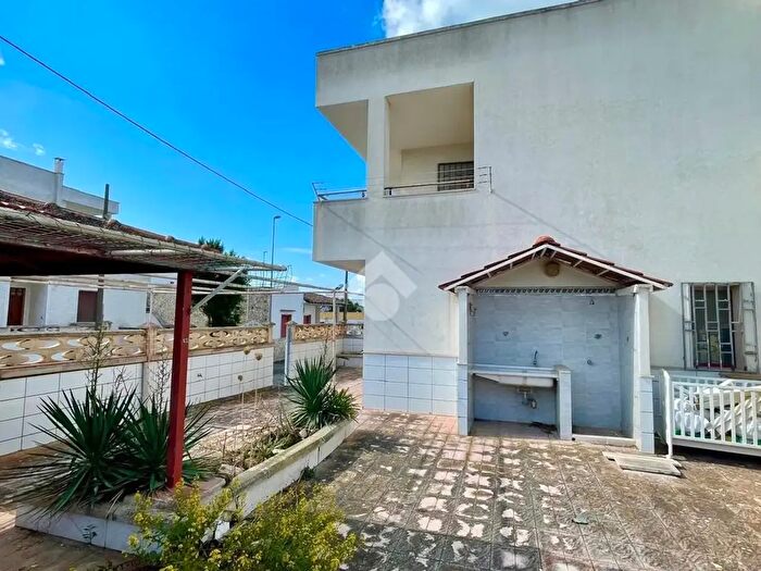 Casa trilocale in vendita in Via Nicolò Paganini, Ugento