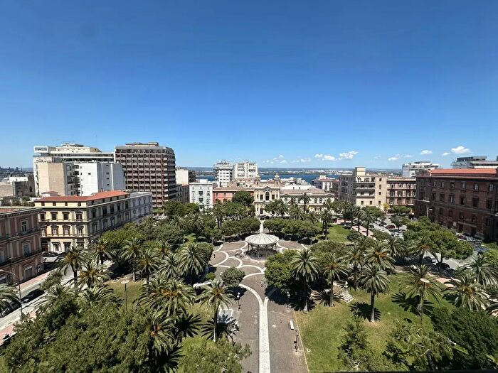 Appartamento con 6 locali in vendita in Via Niccolo Tommaso dAquino, Taranto
