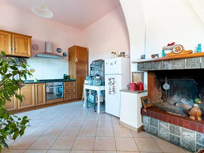 Appartamento con 6 locali in vendita in Piazza C Minati, Casciana Terme, Casciana Terme Lari