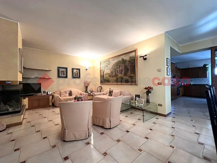 Casa con 6 locali in vendita in Via Luigi Ferrari, Isola Rizza