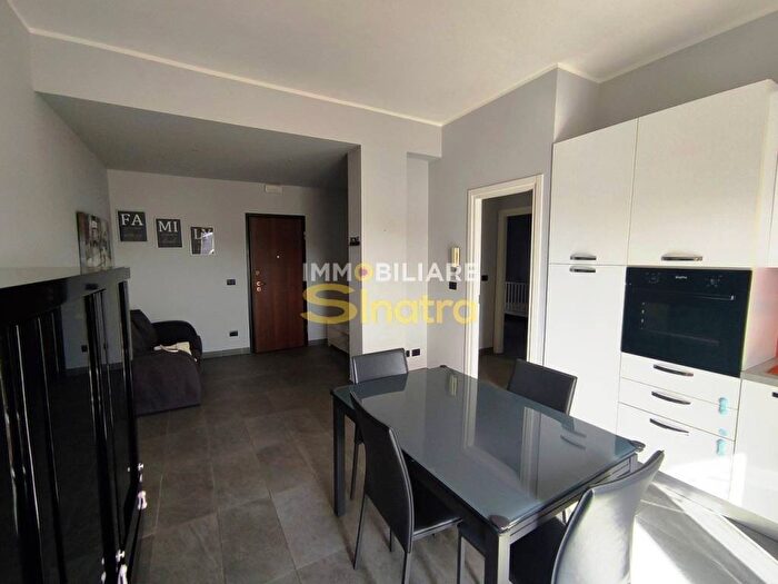 Appartamento trilocale in affitto in Via Alessandro Volta, Paternò