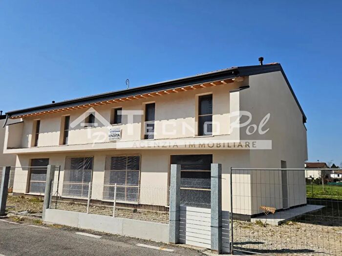 Case in Vendita e in Affitto - 3
