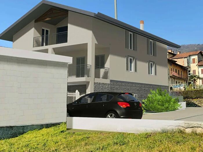 Casa con 5 locali in vendita in Via Vittorio Emanuele, Nebbiuno