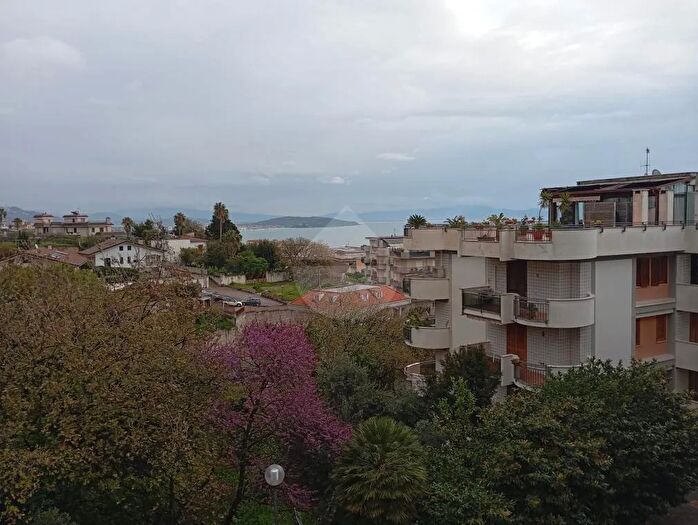 Appartamento con 7 locali in vendita in Formia, Minturno