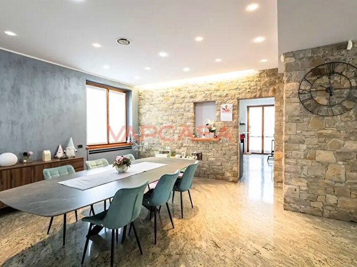 Casa con 5 locali in vendita in Via Caniana, Cividate Al Piano