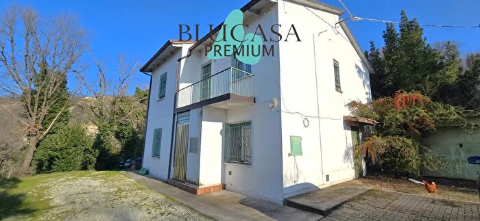 Casa con 5 locali in vendita in Strada Castel Nuovo, Meldola